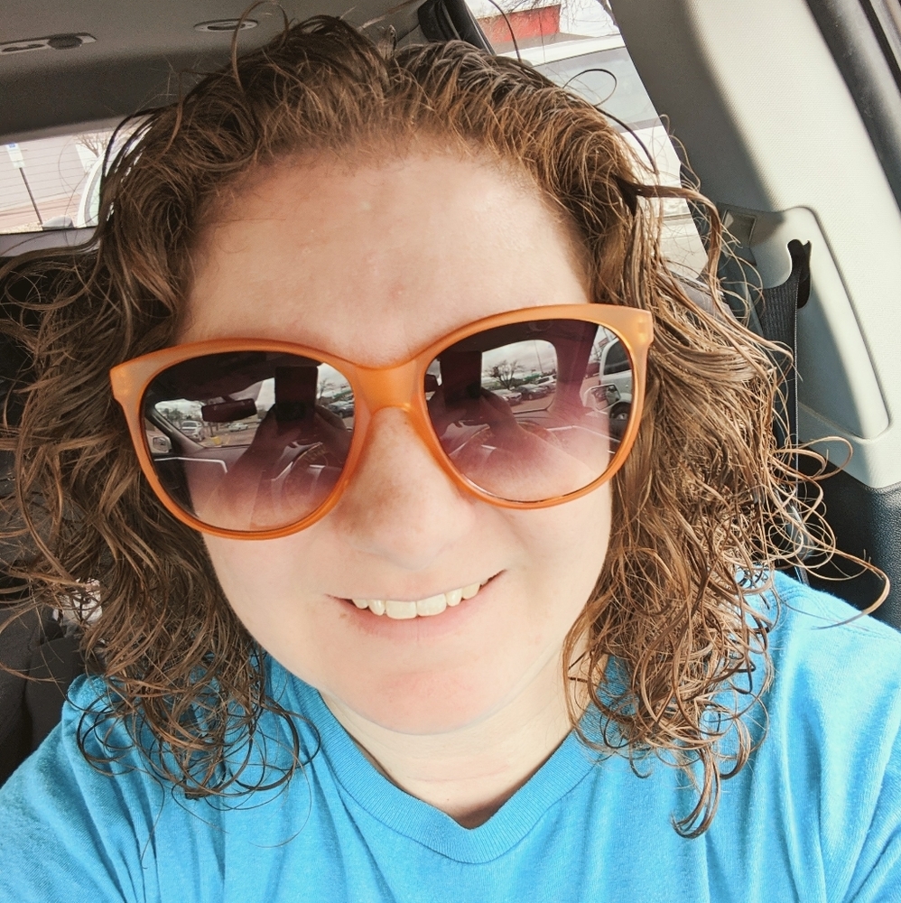 Meet your Posher, Melissa